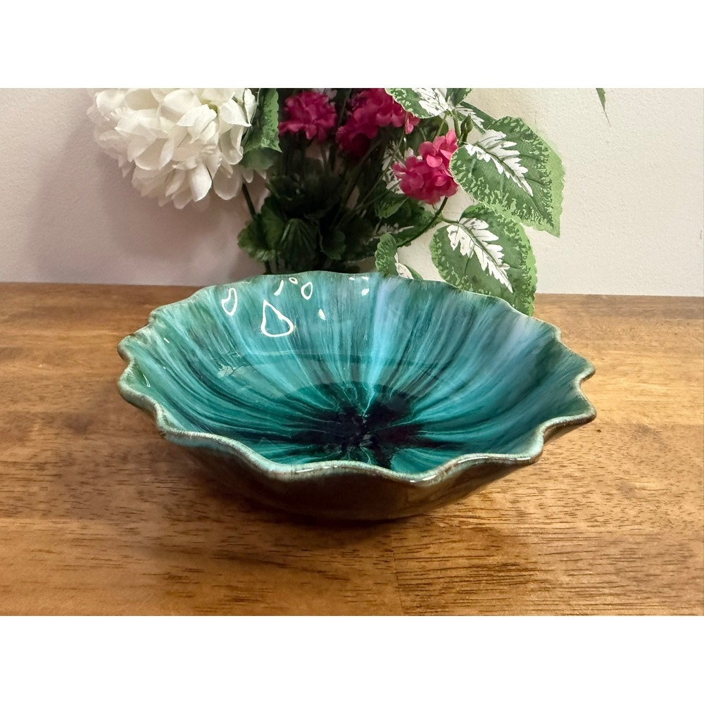 Blue Mountain Pottery Canada Drip Glaze Scalloped Art Bowl‎ Teal Turquoise Retro
